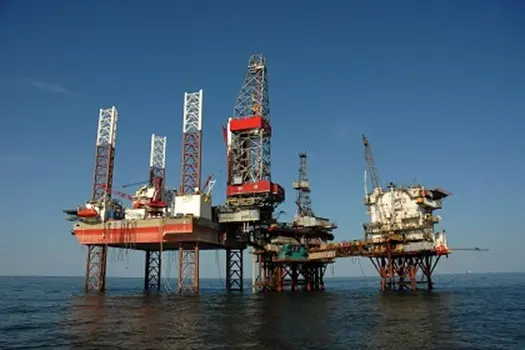 Oil & Gas Industry Flanges & Pipes